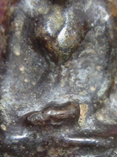 พระท่ากระดาน เนื้อตะกั่วสนิมแดง กรุวัดทุ่งสมอ พิมพ์เล็ก จ.กาญจนบุรี สภาพสวย