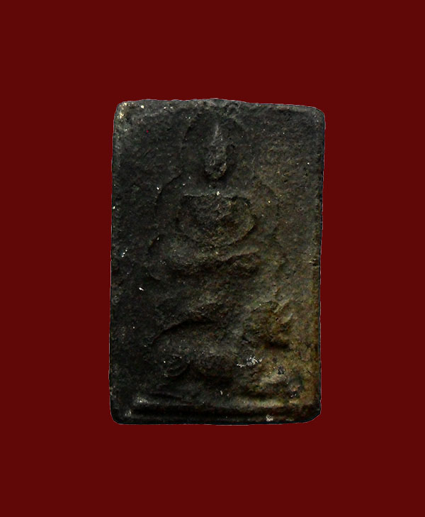 พระหลวงพ่อผาด วัดดงตาล พิมพ์ขี่สิงห์ เนื้อดำ (หายาก)  ผงอุดเต็ม (หลวงพ่อปานเสก)