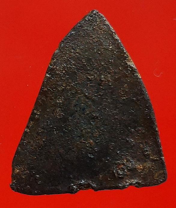 พระกรุพิจิตพิมพ์สามเหลี่ยมสนิมแดง