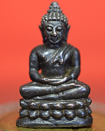 พระรูปหล่อก้นตอกโค็ด ๑ โค็ด ไม่ทราบที่