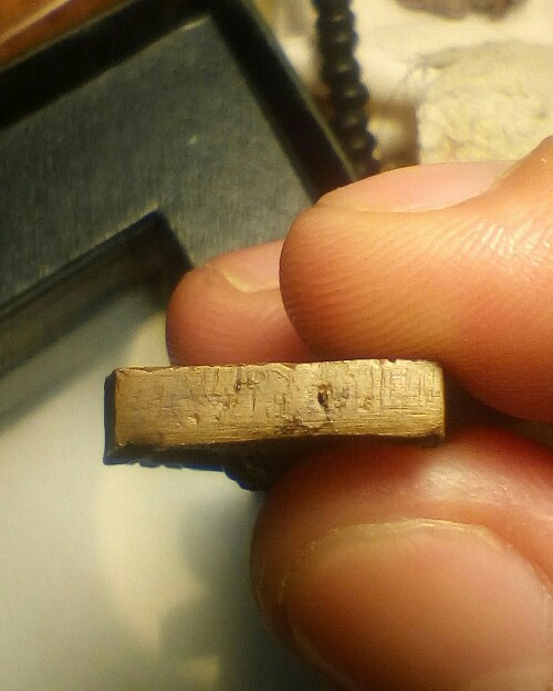 เหรียญเจ้าสัวมหาเศรษฐี รุ่นพิเศษ หลวงปู่คำพันธ์ วัดธาตุมหาชัย จ.นครพนม เนื้อนวะโลหะ ปี ๒๕๓๗ 