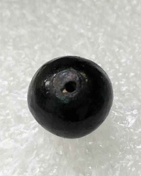 เม็ดประคำเหล็กน้ำพี้ รุ่น 'เสาร์๕ มหาเศรษฐี' ขนาดใหญ่ 1 ลูก หลวงปู่หมุน วัดบ้านจาน ปี ๒๕๔๓