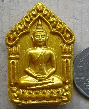 พระะขุนเเผนยอดขุนพลศรีธาตุ หลวงปู่เกลี้ยง วัดโนนเเกด ศรีสะเกษ ปี2553เนื้อขาวทาทองหลังฝังตะกรุดเงินคู