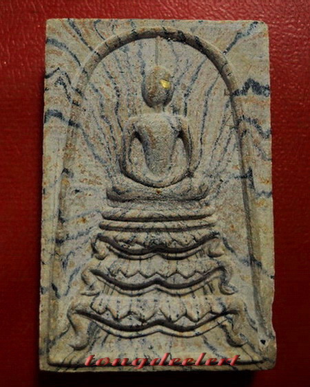 พระสมเด็จฐานสิงห์ สายรุ้ง หลวงพ่อแพ วัดพิกุลทอง จ.สิงห์บุรี มีตะกรุดทองคำและเกศาค่ะ 