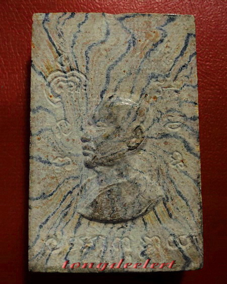 พระสมเด็จฐานสิงห์ สายรุ้ง หลวงพ่อแพ วัดพิกุลทอง จ.สิงห์บุรี มีตะกรุดทองคำและเกศาค่ะ 