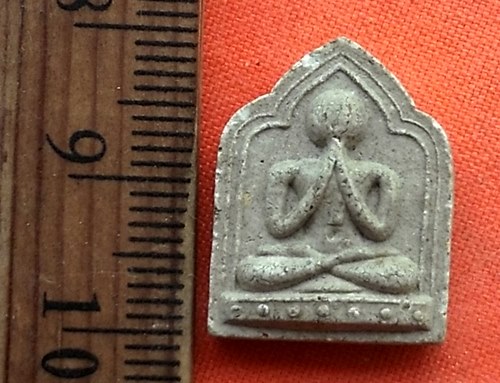 เริ่ม 10 บาท กับ พระเนื้อผง .....CJ802