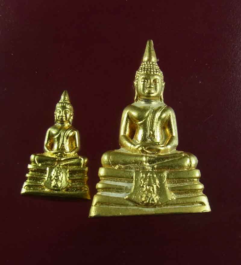 พระพุทธโสธร รุ่นสร้างพระอุโบสถ ปี44 กล่องเดิม ก้นมีโค๊ต เล็ก+ใหญ่