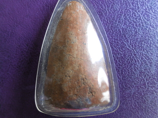 พระเลี่ยงกรุประตูลี้ ลำพูนเนื้อดินแร่ปนทราย