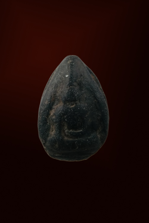 พระนางพญาพิมพ์เม็ดบัว  กรุวังมะสะ  เนื้อดิน