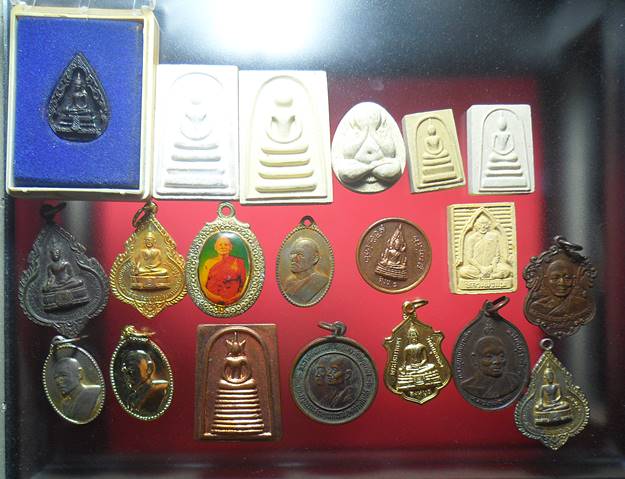 หลวงพ่อแพ วัดพิกุลทอง สิงห์บุรี 20องค์เคาะเดียวแดงชุดที่1