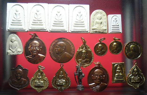 หลวงพ่อแพ วัดพิกุลทอง สิงห์บุรี 20องค์เคาะเดียวแดงชุดที่3