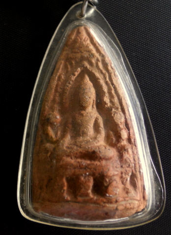 พระเลี่ยงกรุประตูลี้ ลำพูนเนื้อดินแร่ปนทราย