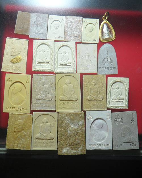 หลวงพ่อแพ วัดพิกุลทอง สิงห์บุรี 21องค์เคาะเดียวแดง