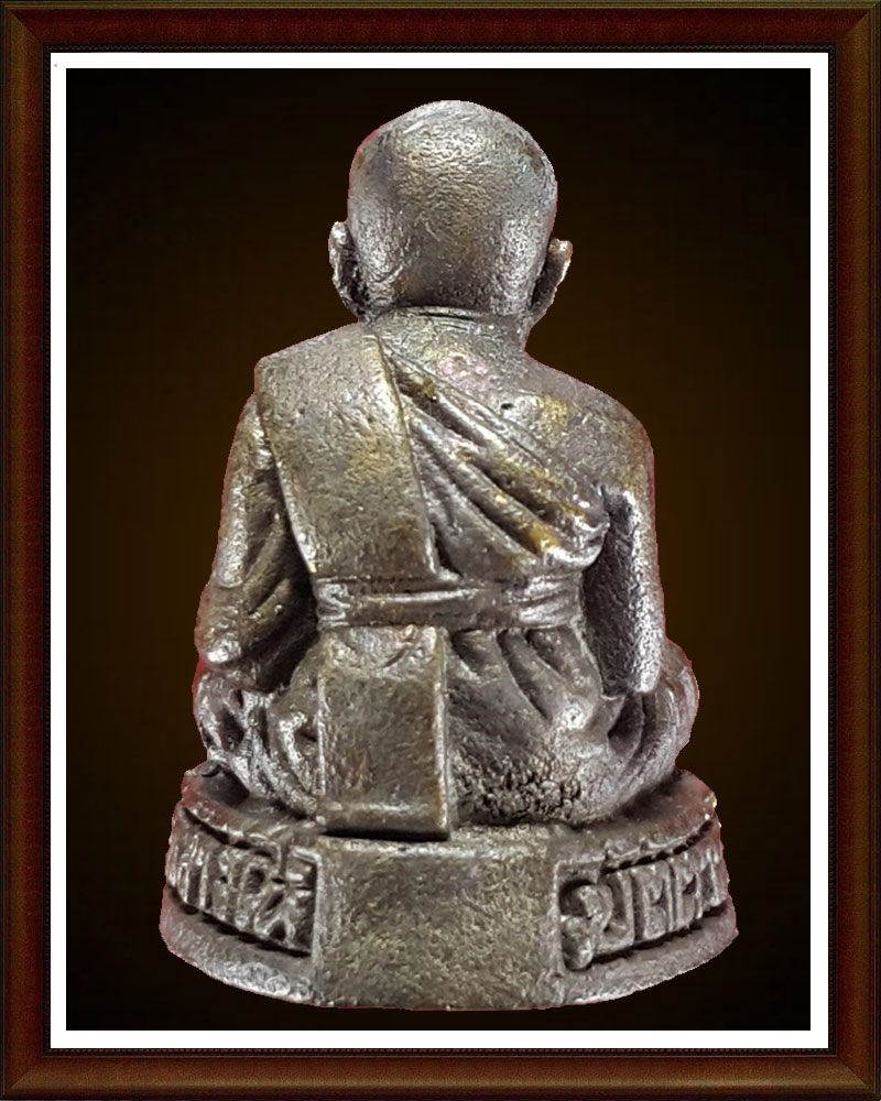 ลป.ทวด วัดช้างให้  พระรูปหล่อ ลอยองค์  ปี 30 