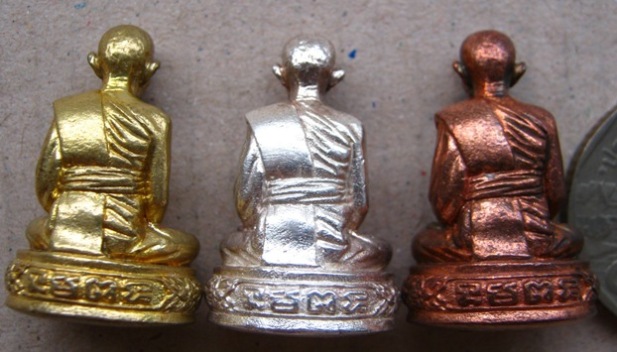 3องค์ 3เนื้อ ครบชุด รูปเหมือนหลวงพ่อรวย วัดตะโก จ อยุธยา ปี2554 เนื้อเงิน ทองแดง ทองเหลือง+กล่องเดิม