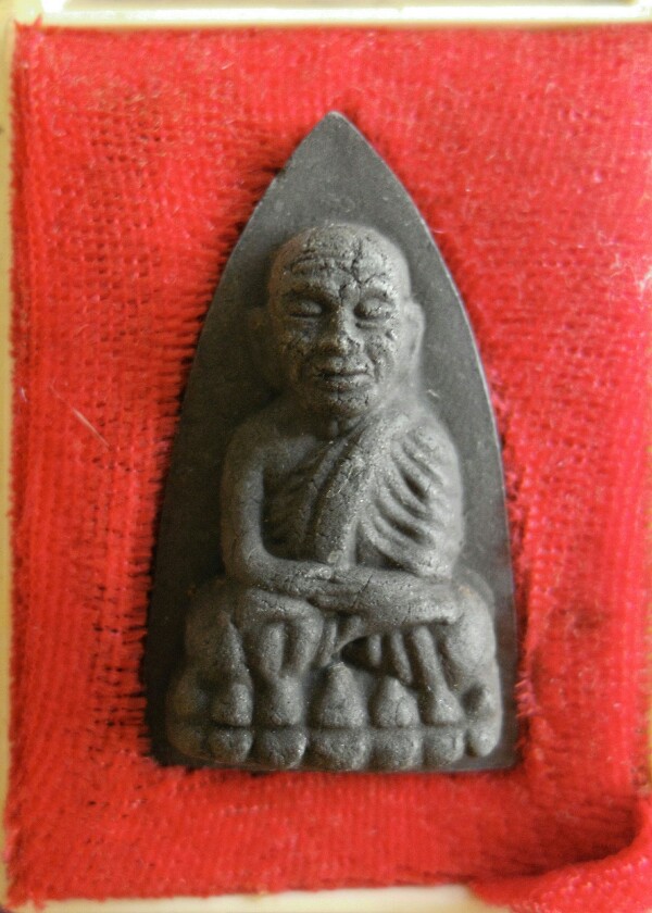 หลวงพ่อทวด เนื้อว่านวัดช้างให้ จ.ปัตตานี