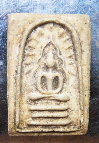 พระสมเด็จข้างรัศมีหลวงปู่นาคหลังจาร ยุคต้นสวยๆครับ