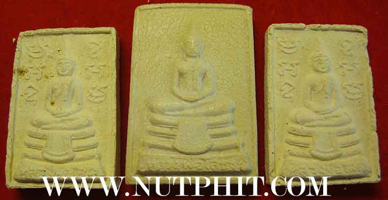 พระพุทธโสธรเนื้อผง ๓ องค์ เดิม ๆ จากวัดครับ*1