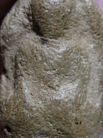 พระเม็ดน้อยหน่า เนื้อดิน จ.สุโขทัย สภาพพอสวย มาพร้อมบัตรรับรองความแท้