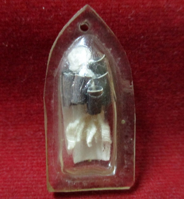 ตะกรุดกลุ่ม - ภาพถ่าย หลวงพ่อมุม วัดปราสาทเยอร์ จ.ศรีสะเกษ