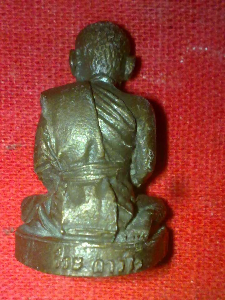 รูปหล่อ หลวงพ่อฤษีลิงดำ วัดท่าซุง อุทัยธานี