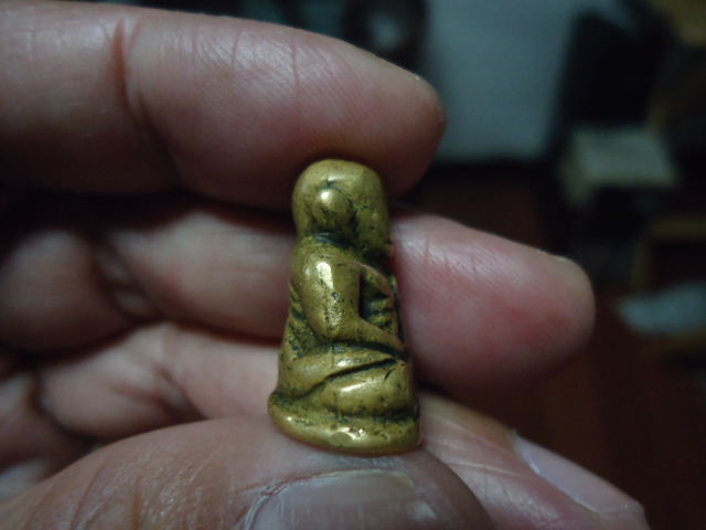 หลวงพ่อเงิน วัดห้วยเขน พิมพ์ใหญ่นิยม ราคาแบ่งปันครับ