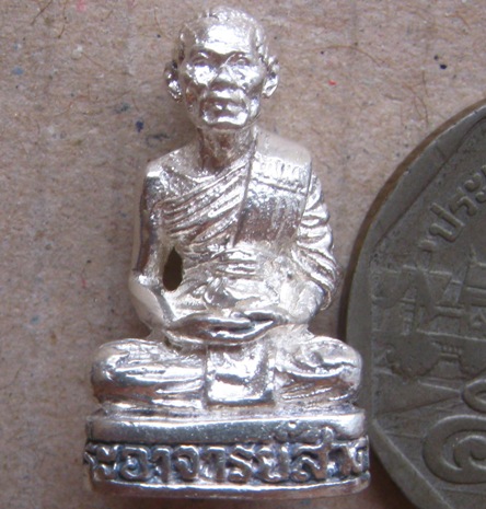  รูปเหมือน ฉลองครบ 5รอบ หลวงพ่อสาคร วัดหนองกรับ ระยอง รุ่นชินบัญชร ปี2540 เนื้อเงิน โค้ดเลข ๕ +กล่อง