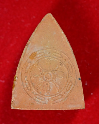 พระพุทธชินราชใบเสมาเนื้อดินเผาผสมผงเก่าและผงตะไบ ปี 15 พิธีมหาพุทธาภิเษกวัดพระศรีรัตนมหาธาติฯ 