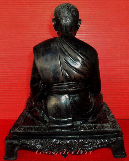รูปหล่อบูชาพระครูเกษมธรรมนันท์(หลวงพ่อแช่ม) วัดดอนยายหอม จ.นครปฐม ใต้ฐานจารยันต์ค่ะ