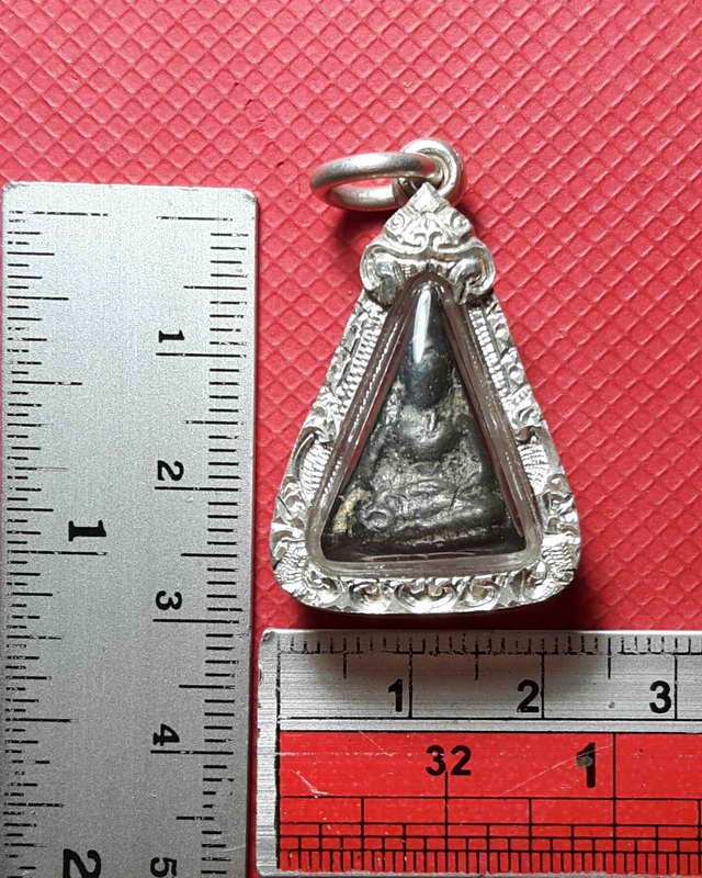 พระกำแพงหน้าโหนก กรุวัดบรมธาตุเลี่ยมเงินพร้อมใช้