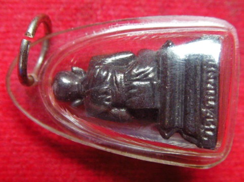 หลวงปู่ทวด ลอยองค์ วัดห้วยมงคล สภาพสวย พร้อมเลี่ยม