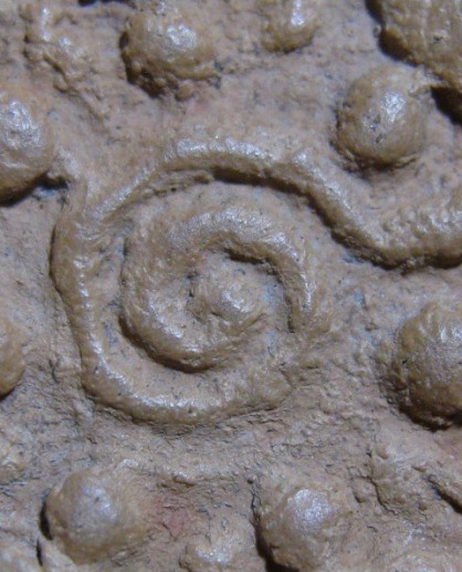 พระงบน้ำอ้อย เนื้อดิน พิมพ์อุกลาง กรุหนองแซง จ.สระบุรี สภาพพอใช้