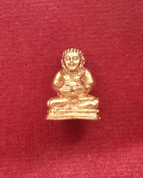 พระสังกัจจายลอยองค์ พิมพ์เล็ก เนื้อทองแดงกะไหล่ทอง หลวงพ่อแพ วัดพิกุลทอง ปี18 ตอก2โค๊ต.เคาะเดียวแดง.