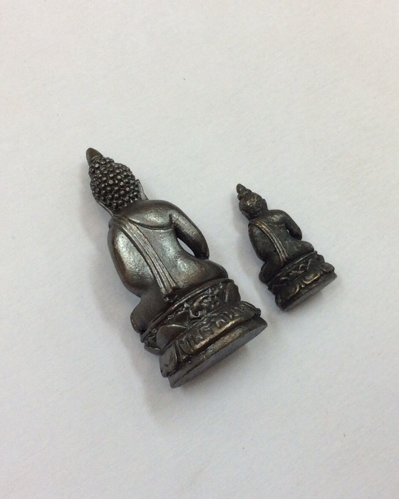 ชุดพระกริ่ง พระชัยวัฒน์ ไพรีพินาศ วัดบวรนิเวศวิหาร เนื้อทองเหลืองรมดำ กล่องเดิม