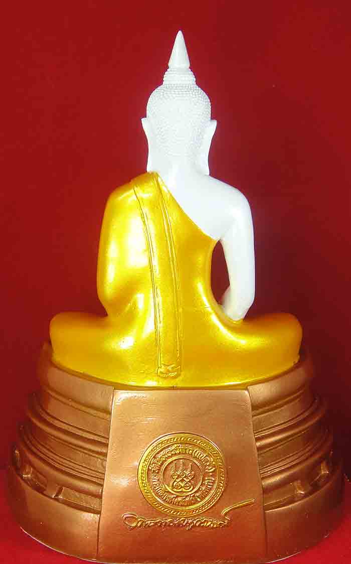 ***พระบูชา พระพุทธโสธรเนื้อเนื้อเรซิ่นสีสามกษัตริย์ ใต้ฐานปั๊มยันต์พร้อมกล่องตราวัดบรรจุเดิมๆครับ