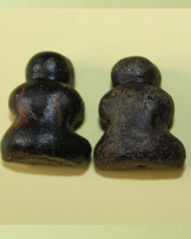 พระปิดตาเนื้อผงคลุกรัก หลวงปู่ทิม วัดพระขาว ที่ระลึกครบรอบ 84 ปี พ.ศ.2540 แพคคู่