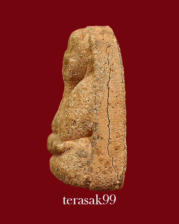 พระปิดตาหลังสังกัจจายน์ เนื้อผงสีชมพู บรรจุกริ่งสาริกา ปี2505 หลวงปู่เฮี้ยง วัดป่าฯ ชลบุรี