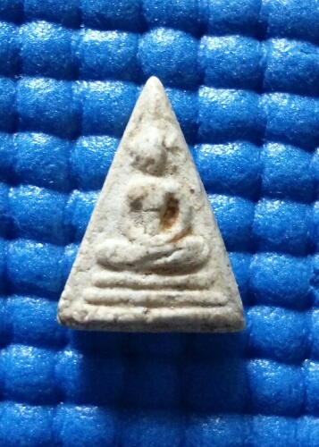 สมเด็จ. พิมพ์ สามเหลี่ยม พิมพ์เล็ก หลวงปู่นาค ปี2495. วัดระฆังองค์2