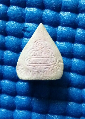 พระผงเจ้าคุณนร รุ่นแดนดารา. ปี13. วัดเทพศิรินทร์. องค์2