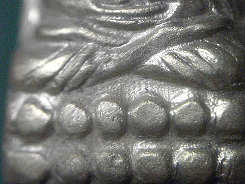 เหรียญเตารีดเล็กหลวงปู่ทวด ว จุด ปี 05 หน้าหนู หูกาง นิยม กะไหล่ทอง