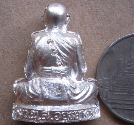รูปเหมือนปั๊ม รุ่น๑ หลวงพ่อชื้น วัดญาณเสน จ อยุธยา ปี2545 เนื้อเงิน ตอกโค้ด หมายเลข