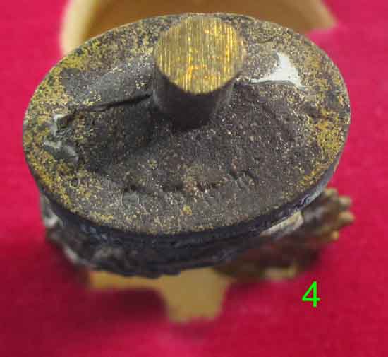 ไก่รุ่นเงินไหลมาเนื้อทองชนวนเคาะเดียวแดงครับ