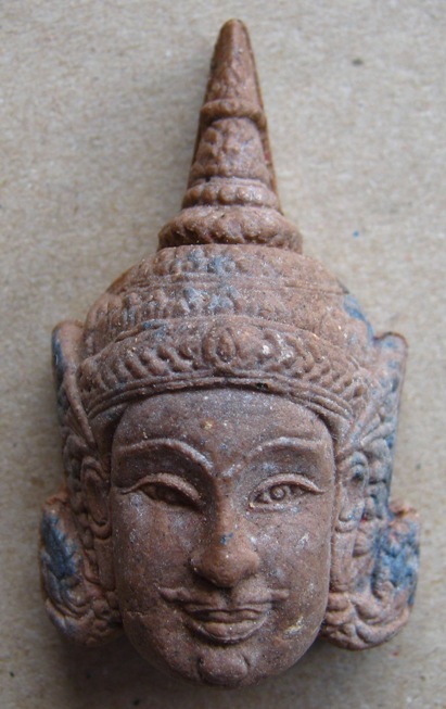 พระลักษณ์หน้าทองรุ่นแรก เนื้อผงปถมังกำเนิดพระลักษณ์ หลวงปู่กาหลง วัดเขาแหลม จ สระแก้ว ปี2549