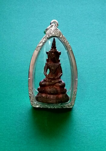 พระกริ่งนารายจักพรรคดิ์หลวงปู่กาหลง เขี้ยวแก้ว เนื้อนวะขอมโบราณพันปี ปี2551