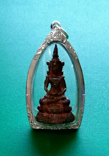 พระกริ่งนารายจักพรรคดิ์หลวงปู่กาหลง เขี้ยวแก้ว เนื้อนวะขอมโบราณพันปี ปี2551