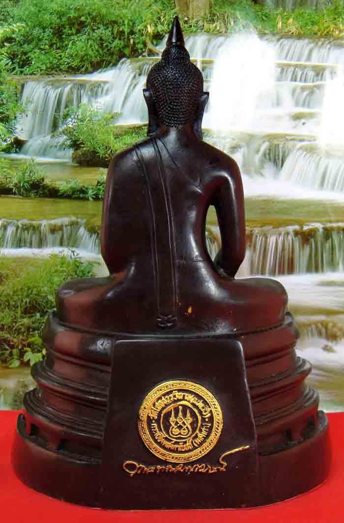 พระบูชา พระพุทธโสธรเนื้อเรซิ่นผสมแร่เหล็กน้ำพี้ ใต้ฐานปั๊มยันต์พร้อมกล่องตราวัดบรรจุเดิมๆครับ