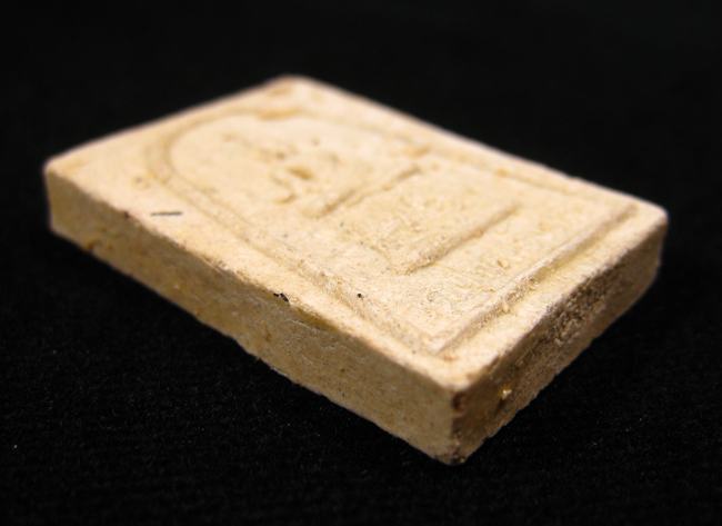 พระผงพระแก้วแจกทาน หลวงปู่หมุน ฐิตสีโล เคลือบเดิมๆ ปี 2542 (6)