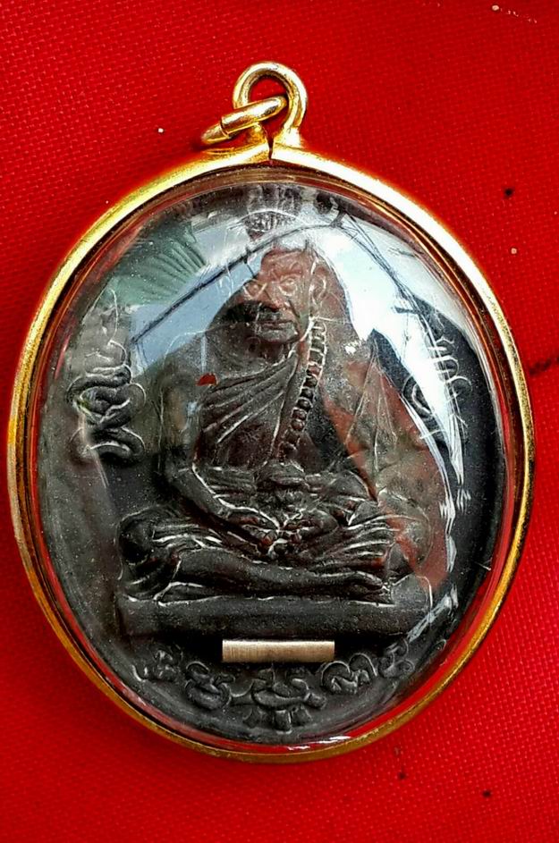 หลวงปู่หมุน รุ่นหมุนเงินพันล้าน ขนาด 3.9 ซ.ม. เนื้อระฆังเก่า 300 ปี พิเศษแจกกรรมการ