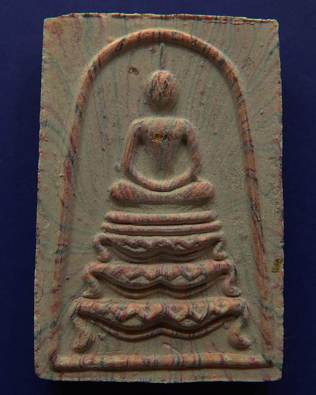 13.สมเด็จหลวงพ่อแพ วัดพิกุลทอง พิมพ์ฐานสิงห์ สายรุ้ง ตะกรุดทอง 3 กษัตริย์ ติดแผ่นทอง พร้อมกล่องเดิม