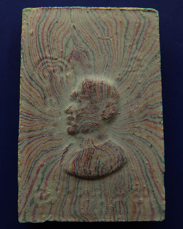 13.สมเด็จหลวงพ่อแพ วัดพิกุลทอง พิมพ์ฐานสิงห์ สายรุ้ง ตะกรุดทอง 3 กษัตริย์ ติดแผ่นทอง พร้อมกล่องเดิม